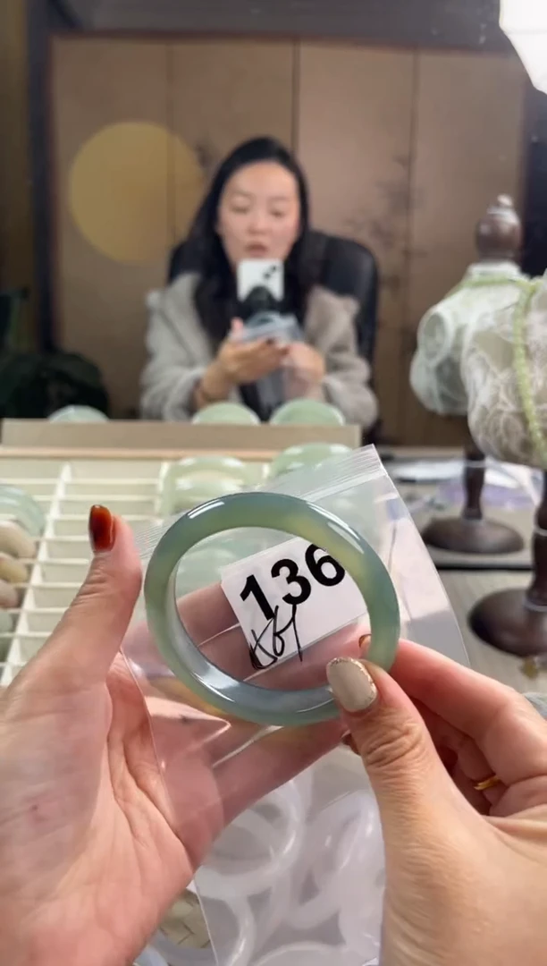 手镯玛瑙/玉髓未镶嵌136