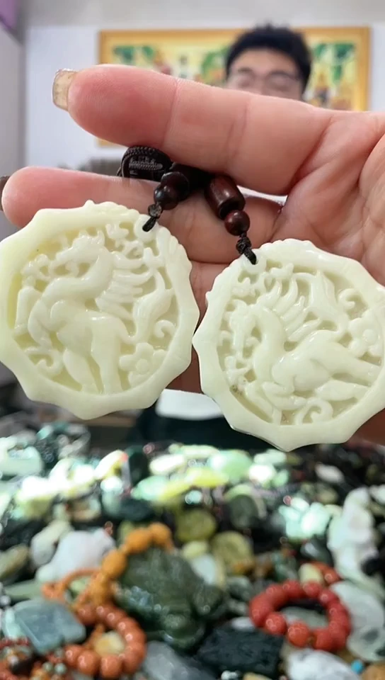 未镶嵌岫玉吊坠多样性发货发其中一件