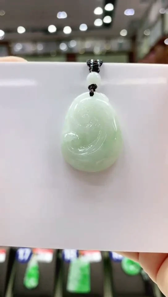 颈饰未镶嵌翡翠如意