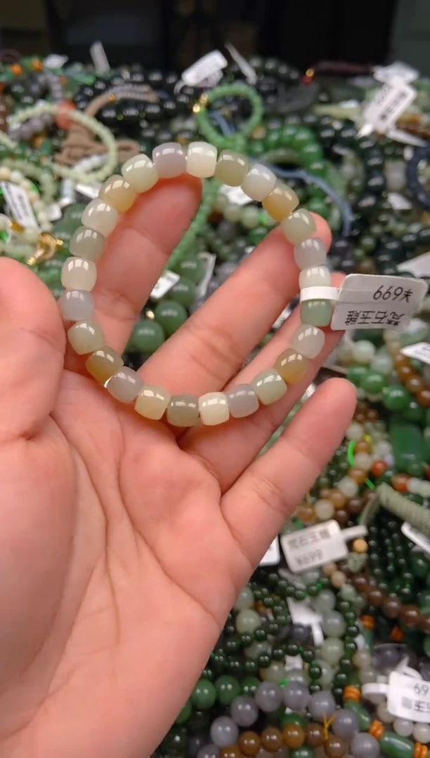 和田玉未镶嵌颈饰1