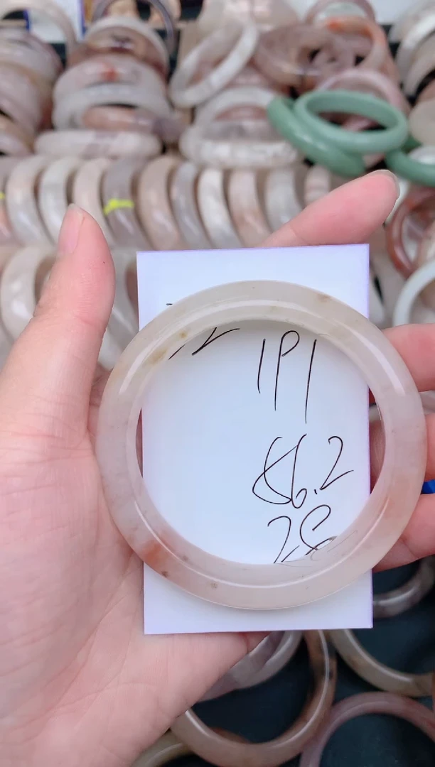 未镶嵌手镯石英质玉191