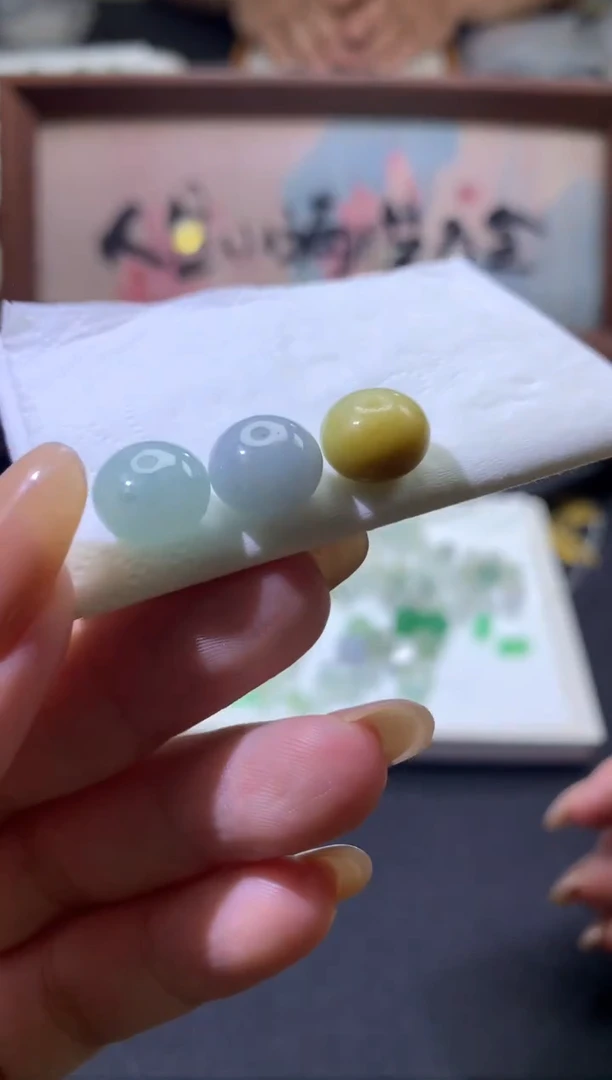 定制翡翠未镶嵌卡10mm  鼓珠
