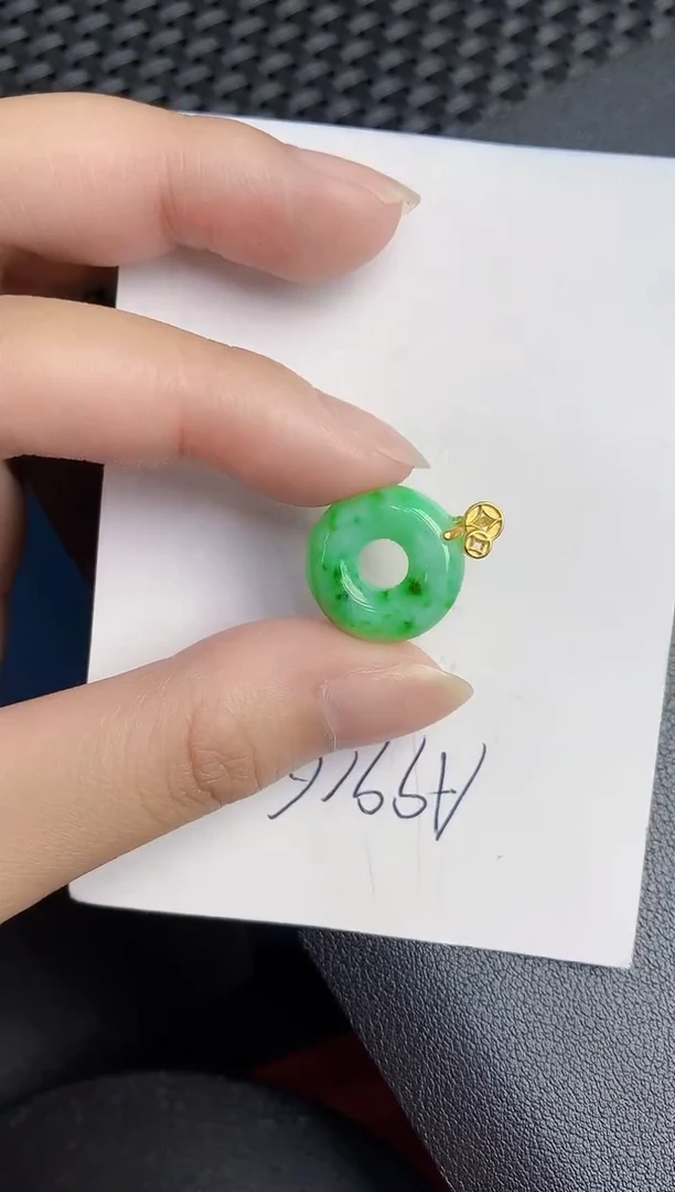 翡翠未镶嵌颈饰000000000