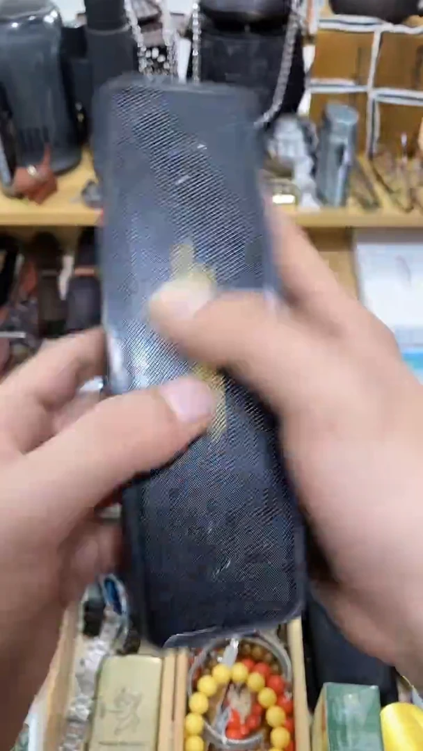 瓷片闪购商品  如图所示