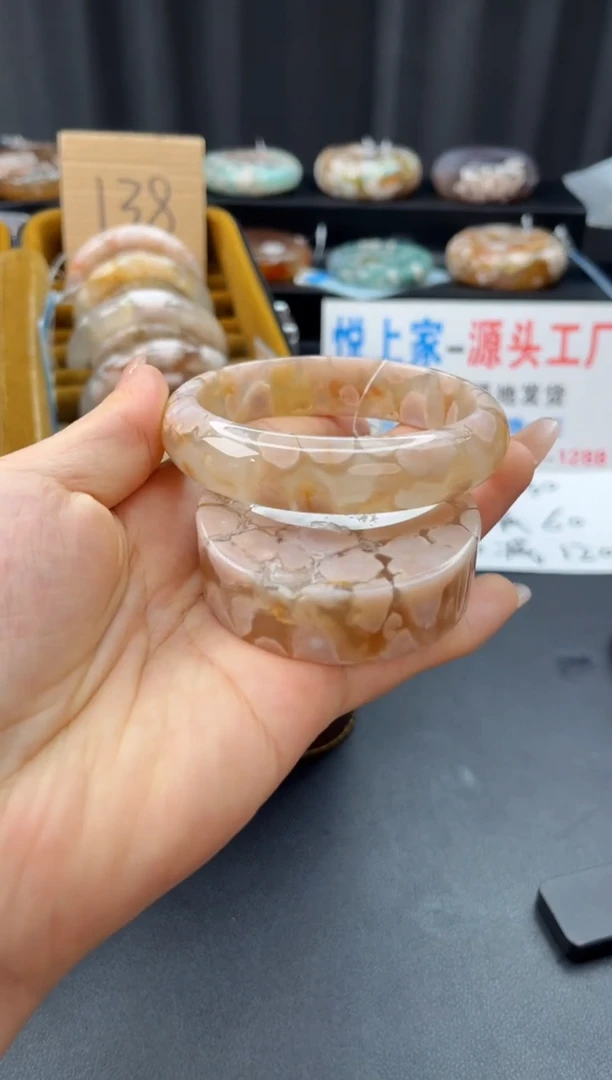 未镶嵌手镯石英质玉赠送镯心（61圈口）