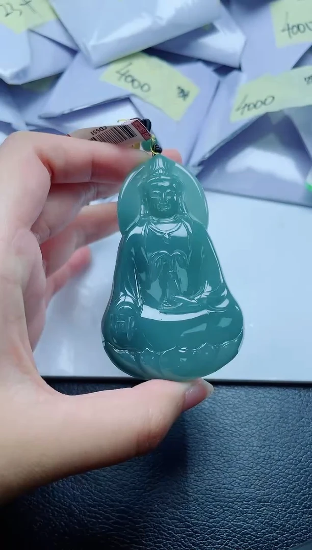 翡翠未镶嵌颈饰