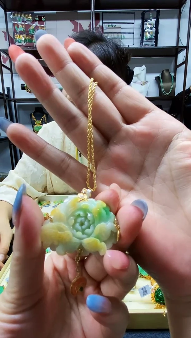 颈饰未镶嵌翡翠吊坠