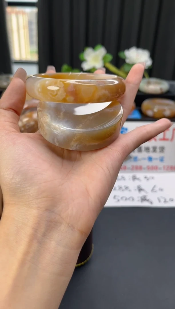 未镶嵌手镯石英质玉赠送镯心（64圈口）