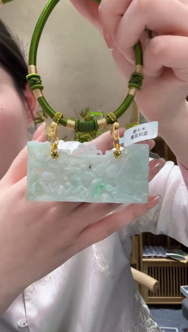 【闪购商品】翡翠颈饰未镶嵌吊坠