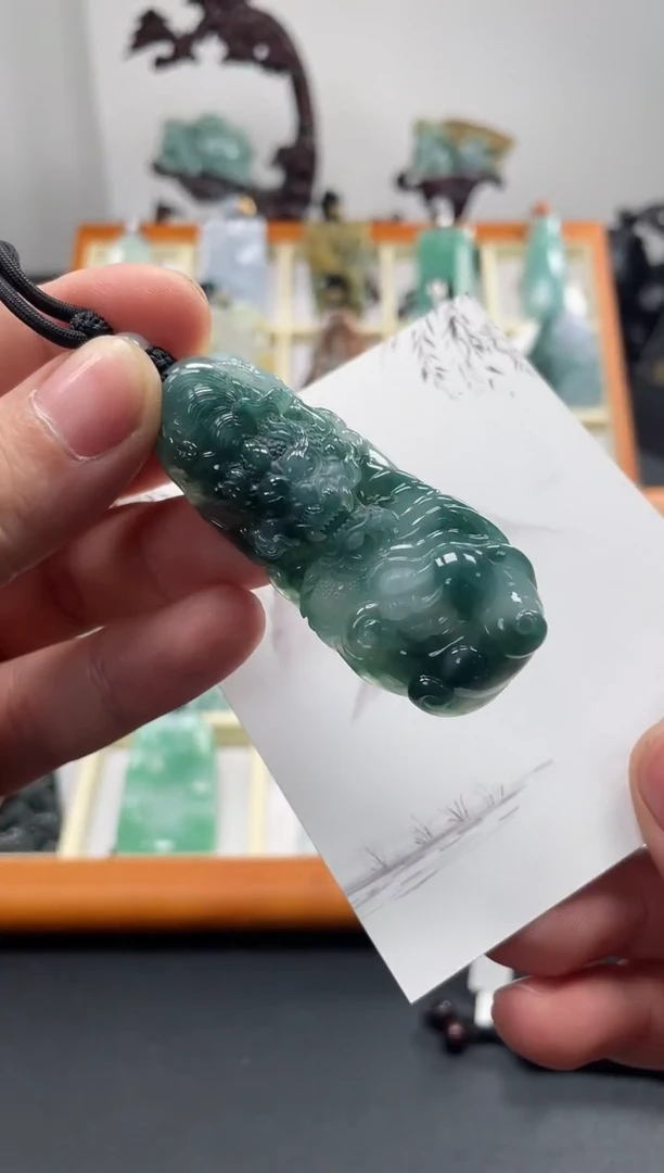 【闪购商品】翡翠颈饰未镶嵌龙