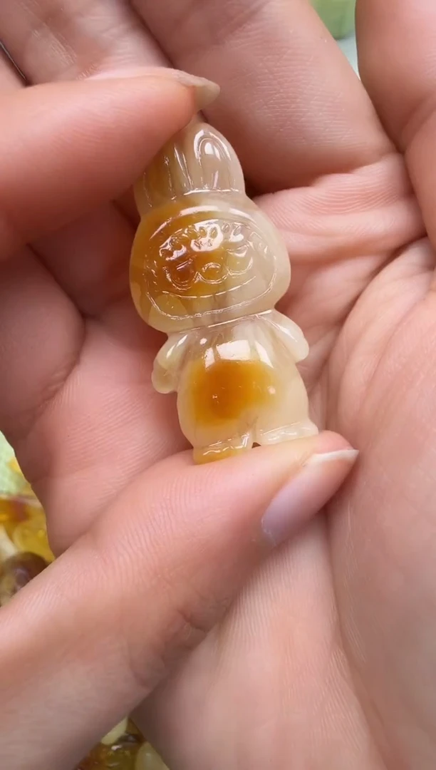 裸石琥珀未镶嵌如图