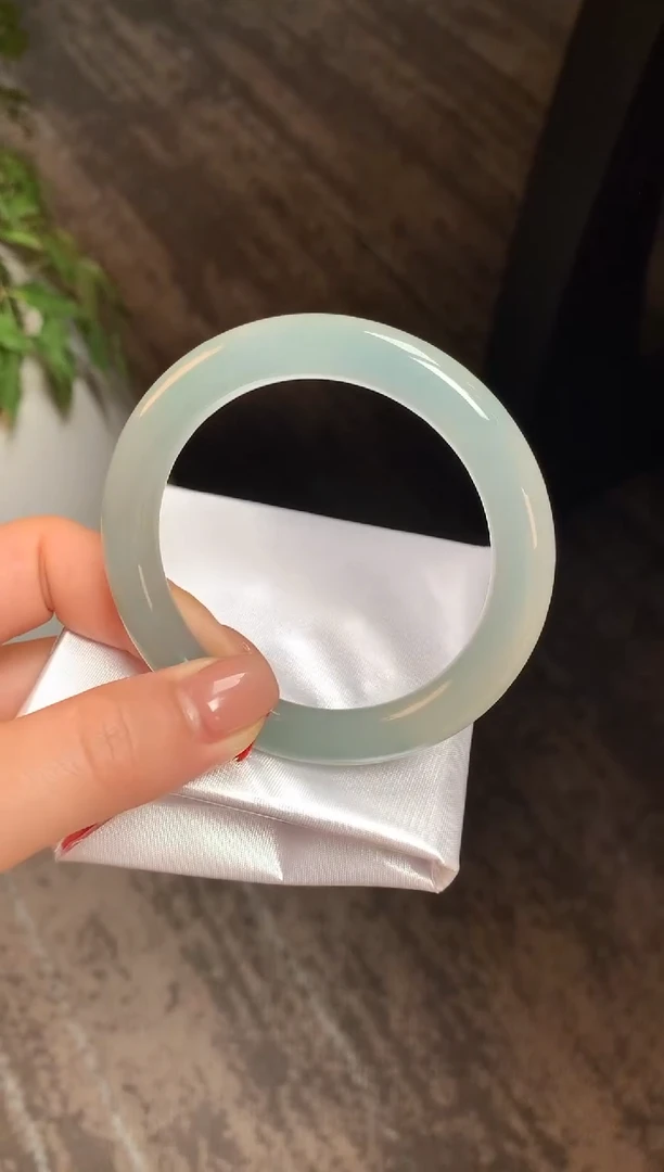 未镶嵌手镯翡翠奶*?翡翠圆条蓝晴58+