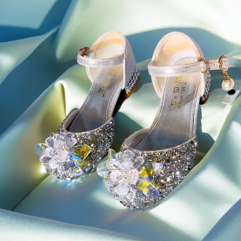 4-8岁平跟女童礼鞋亮片春秋闪钻公主皮鞋鞋子软底银色跟鞋小女孩