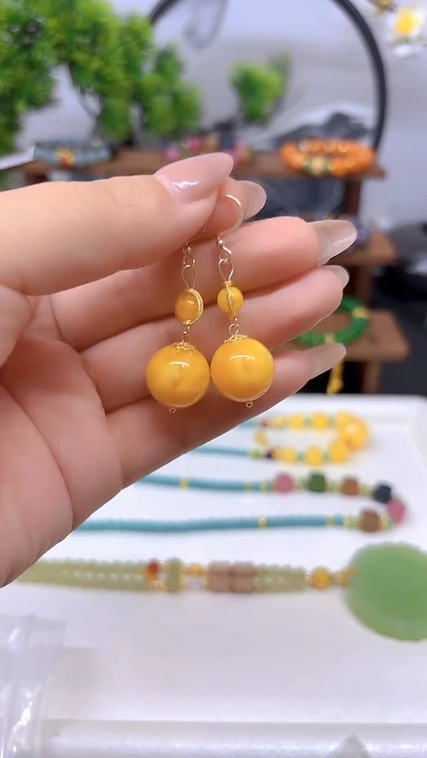 14K金镶嵌蜜蜡耳饰E496