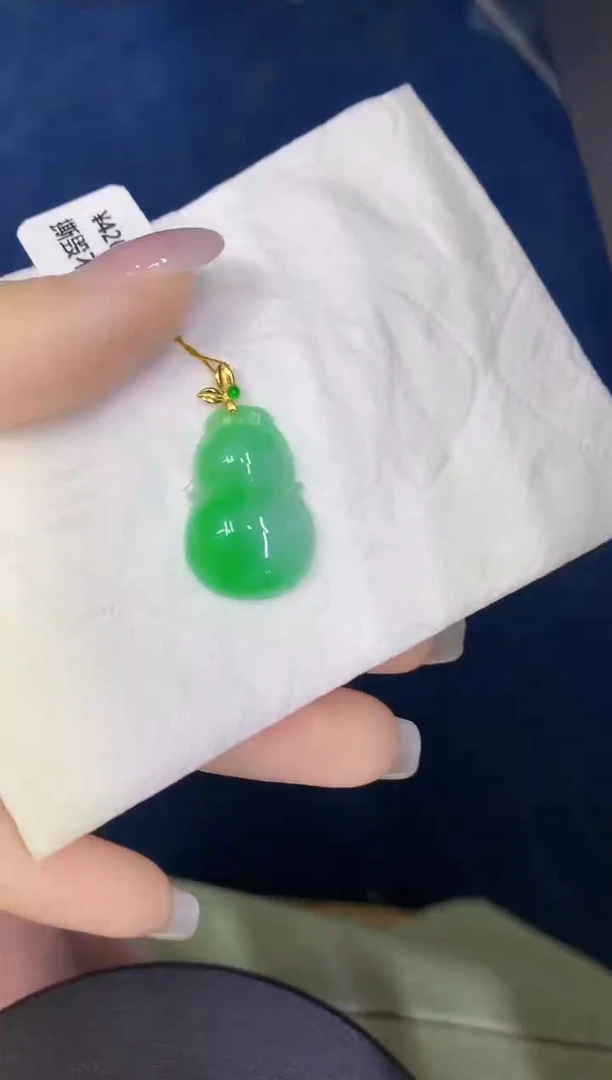 颈饰18K金镶嵌翡翠缅甸天然翡翠A货