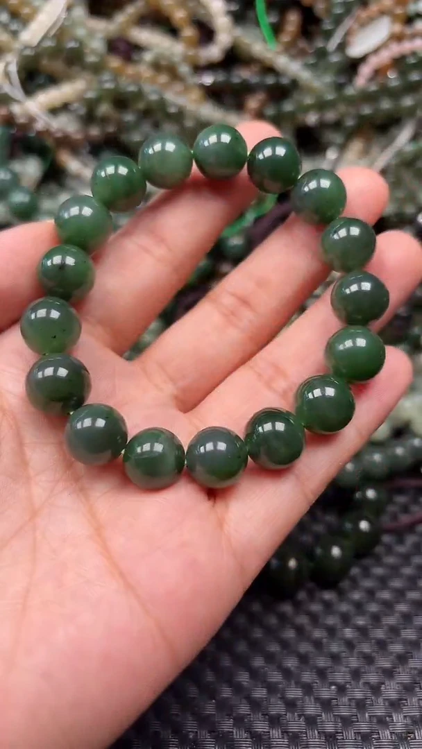 和田玉未镶嵌颈饰1