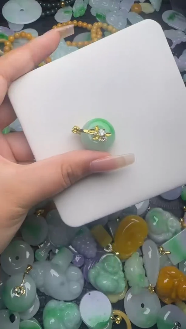翡翠未镶嵌颈饰天然缅甸翡翠吊坠