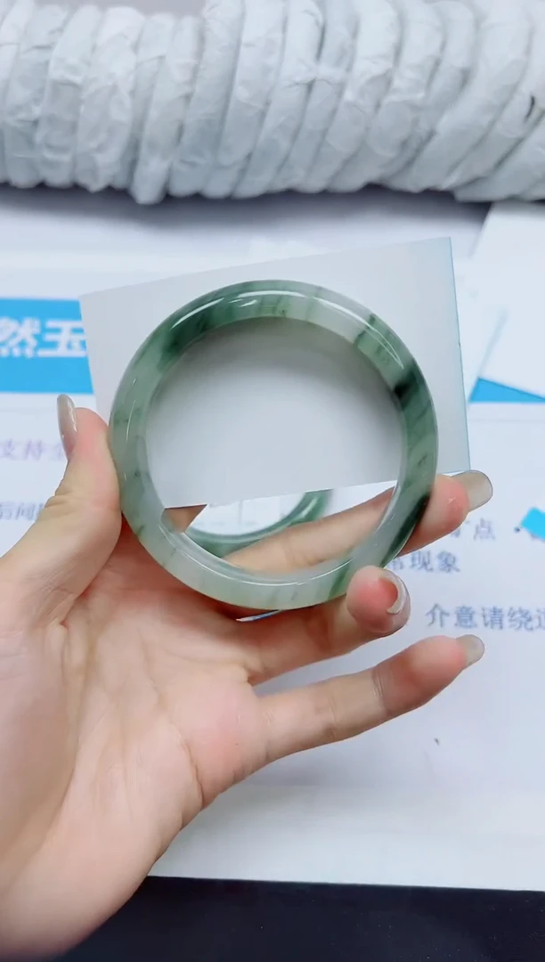 石英质玉手镯未镶嵌248/60.6