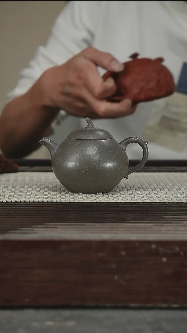 茶壶紫砂夏亦勤，带证160CC78号