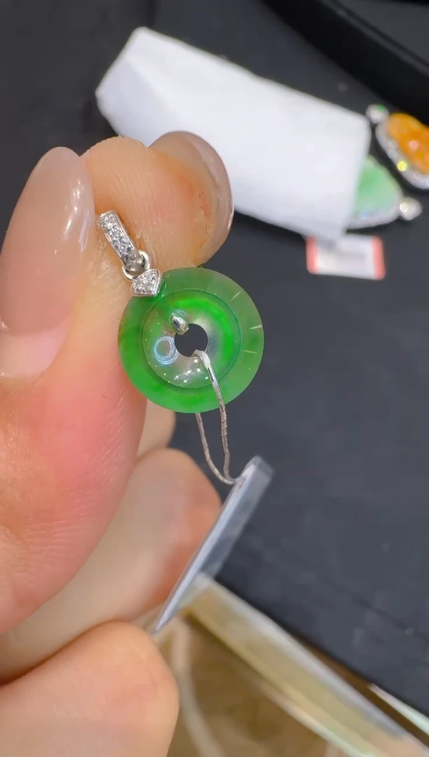 吊坠(不含链)18K金镶嵌翡翠多样性团购发一件