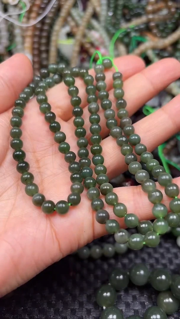 和田玉未镶嵌颈饰1