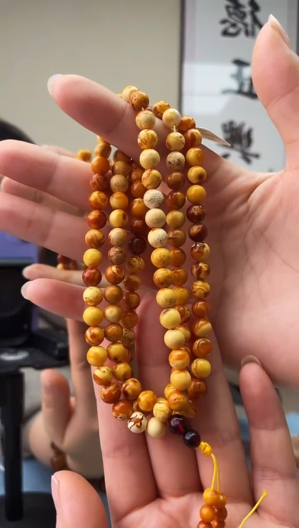 琥珀未镶嵌珠宝奇石T023 7微瑕假一罚十，多样性发一件