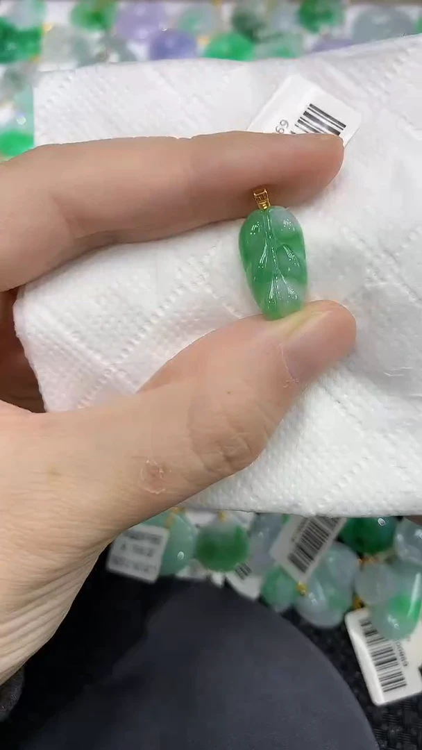 颈饰18K金镶嵌翡翠a货支持复检百元以上9元证书费自理
