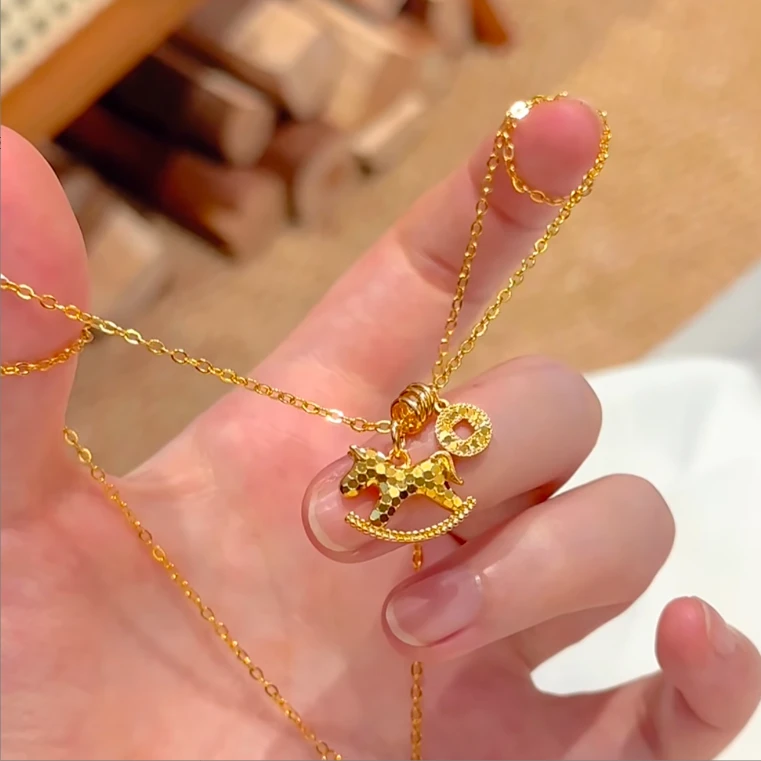 铜合金项链 马上有钱吊坠锁骨链时尚百搭碎碎冰链坠感颈链女