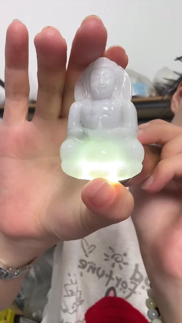 翡翠未镶嵌颈饰观音