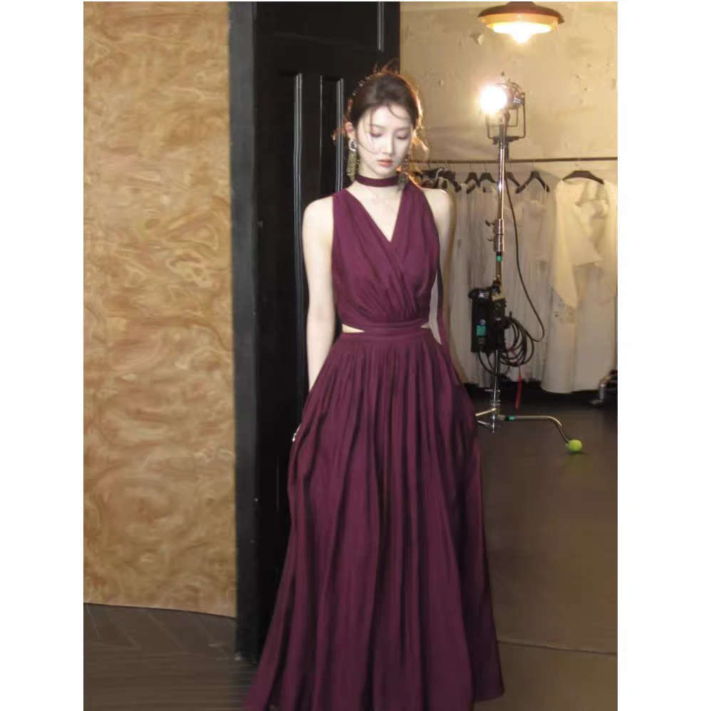 M255 高级感露腰连衣裙新款设计感气质v领修身长裙