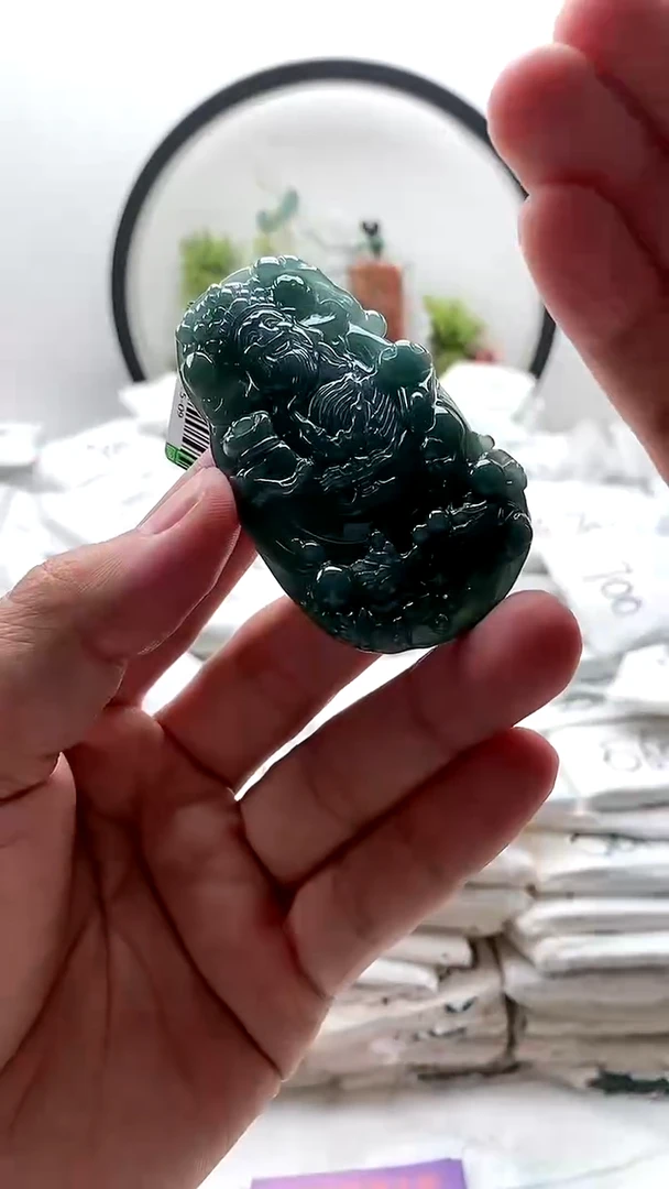 颈饰未镶嵌翡翠财神