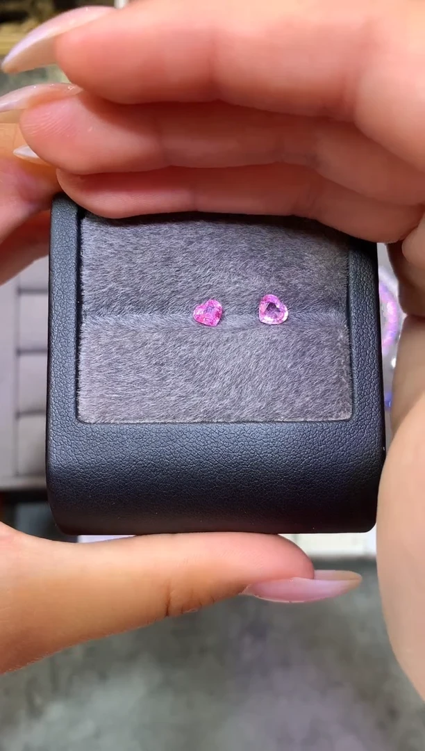 未镶嵌裸石定制蓝宝石l****2心形 粉蓝宝石2/P 1.03ct