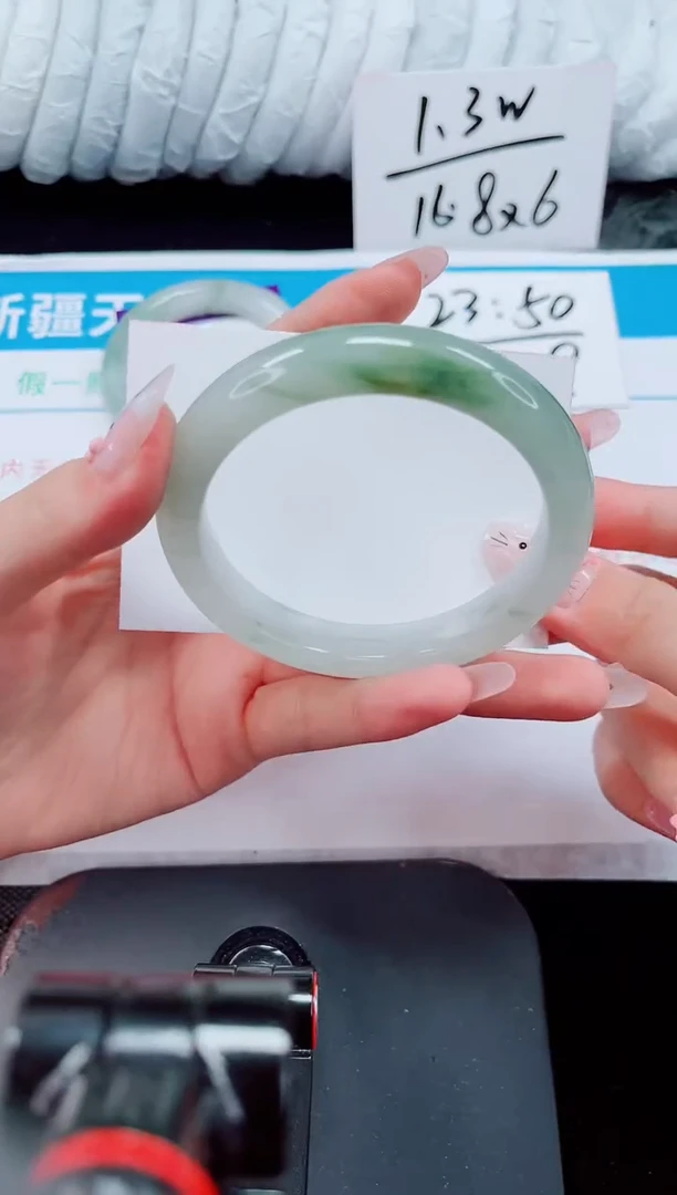 未镶嵌手镯石英质玉253-58/59