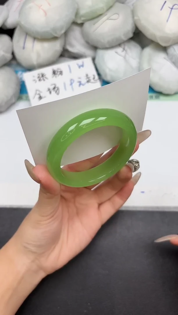 未镶嵌手镯石英质玉270-56