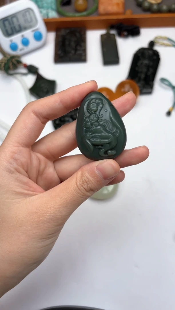 颈饰未镶嵌和田玉和田玉吊坠