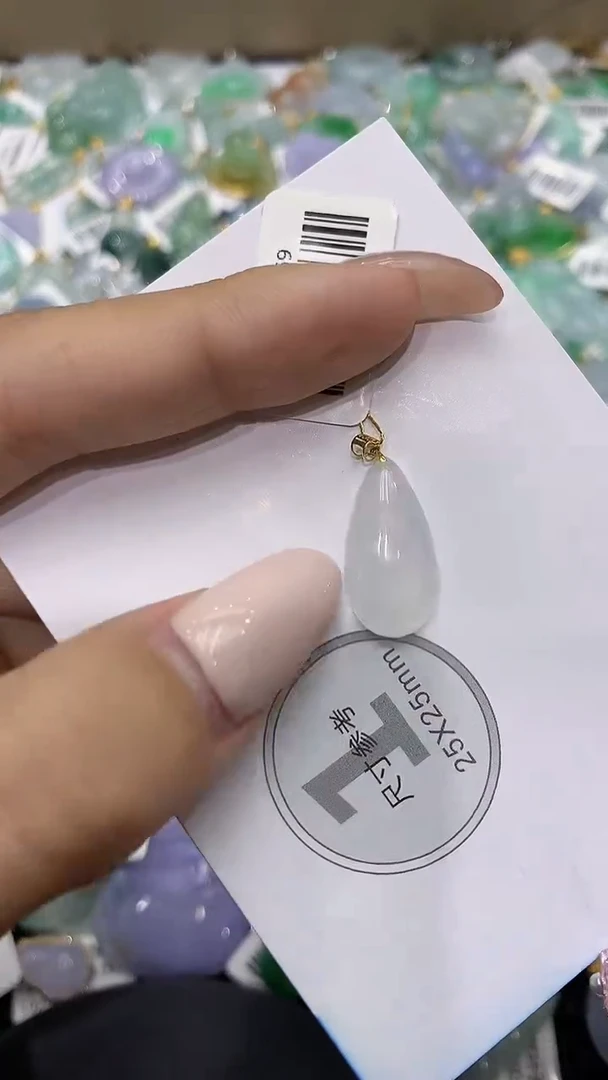 颈饰18K金镶嵌翡翠111111111111