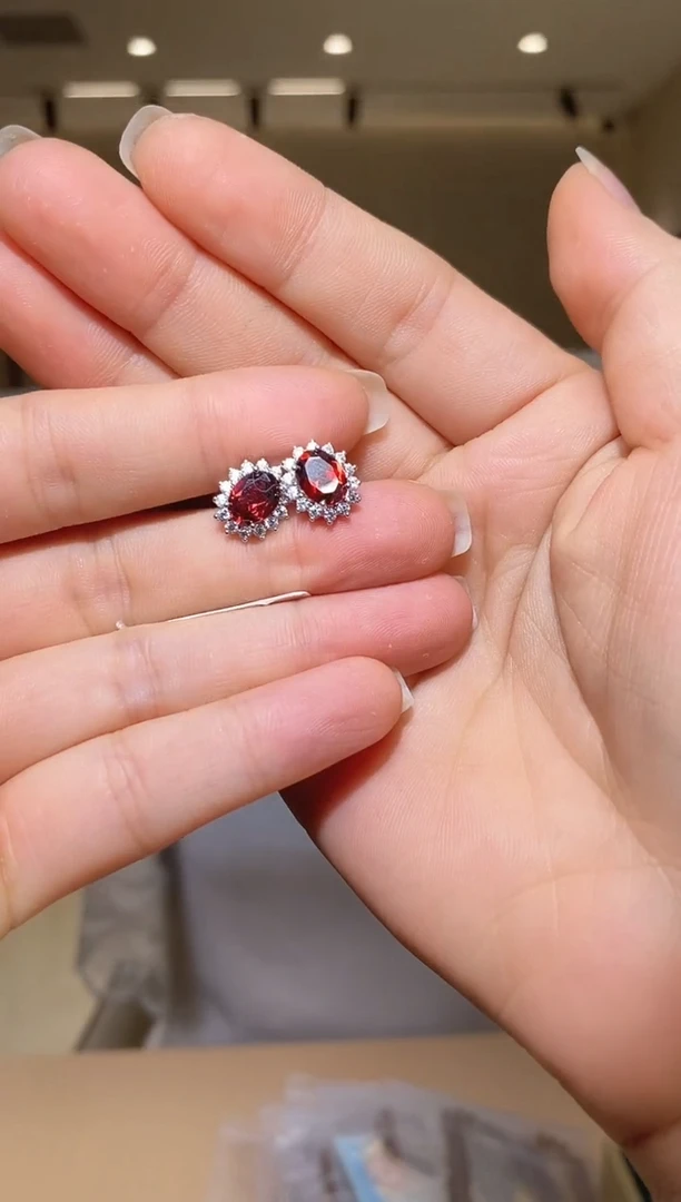 【闪购商品】石榴石耳环银S925镶嵌003