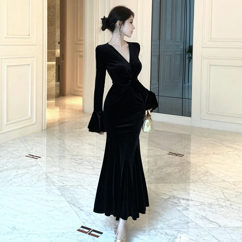 喇叭袖轻奢性感名媛V领连衣裙赫本风高腰显身材包臀丝绒鱼尾长裙