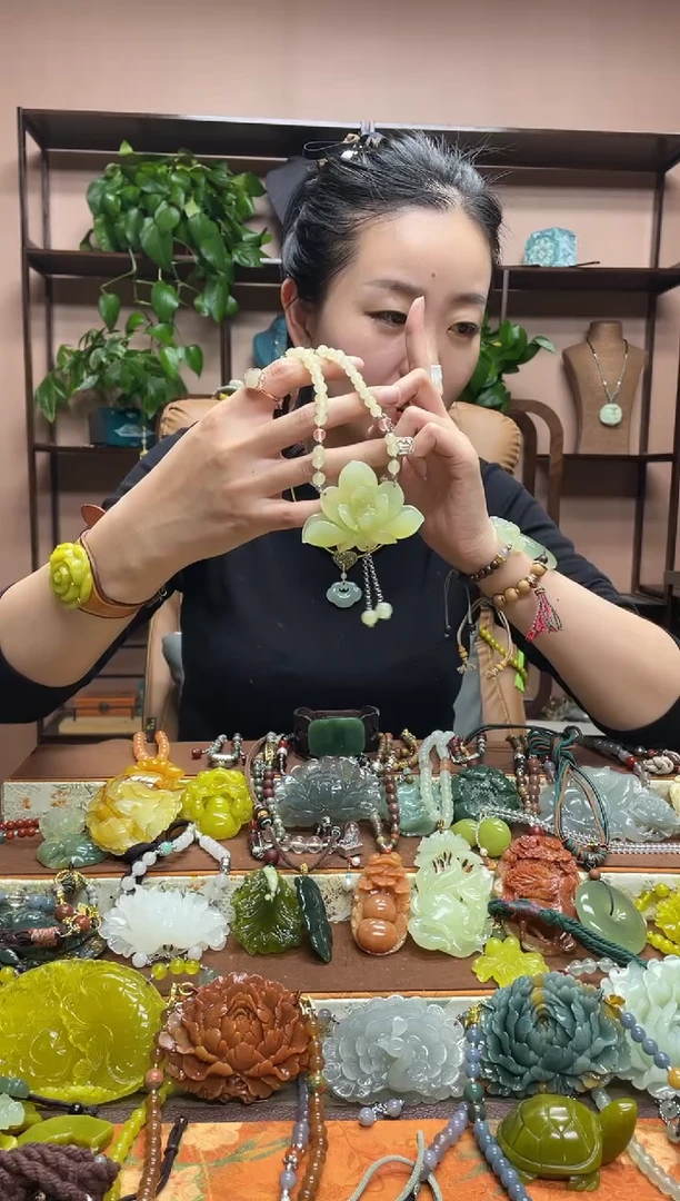未镶嵌岫玉吊坠·
