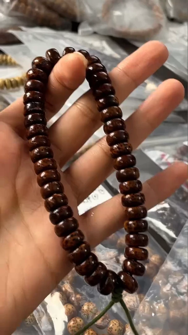 手串星月菩提精工级深珀药片11*6手持（B）