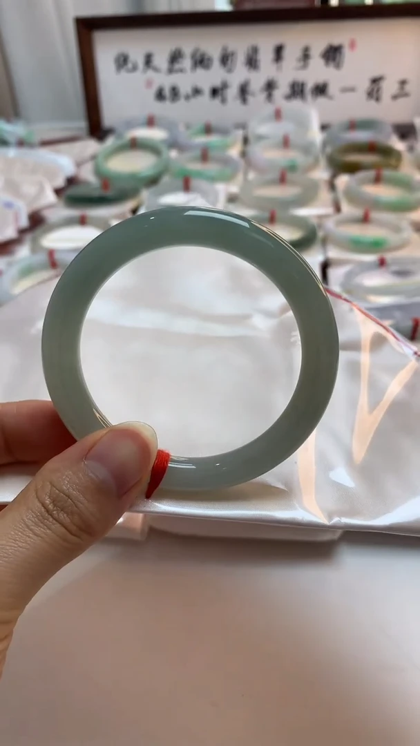 未镶嵌手镯翡翠54.6圆条海澜之谜