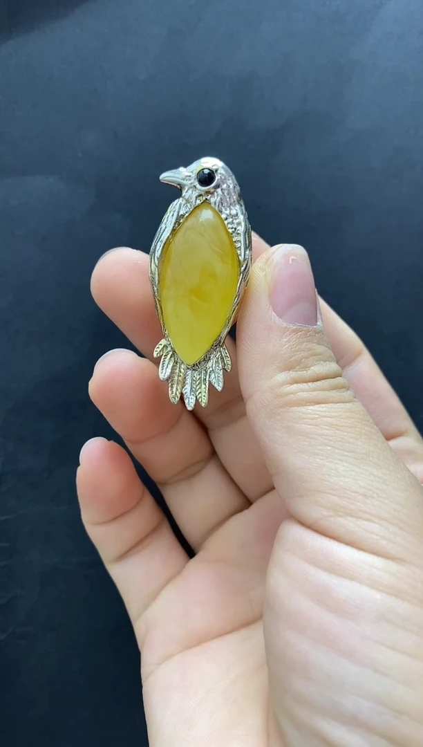 裸石琥珀未镶嵌戒指