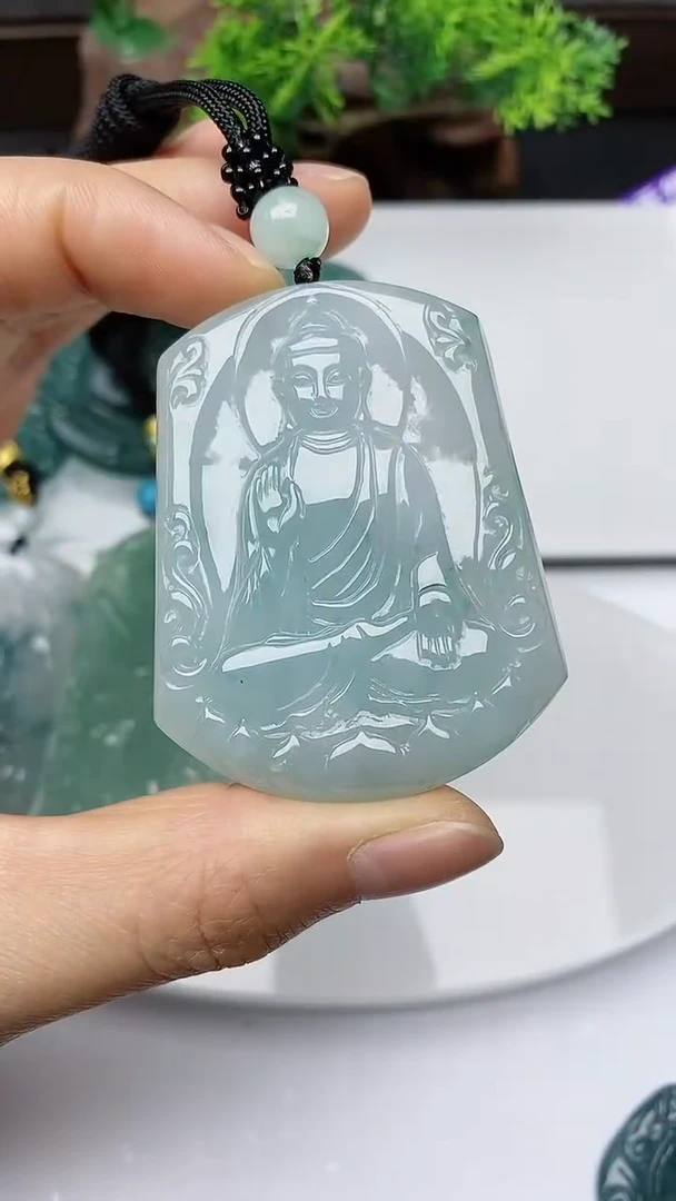 【闪购商品】翡翠颈饰未镶嵌         