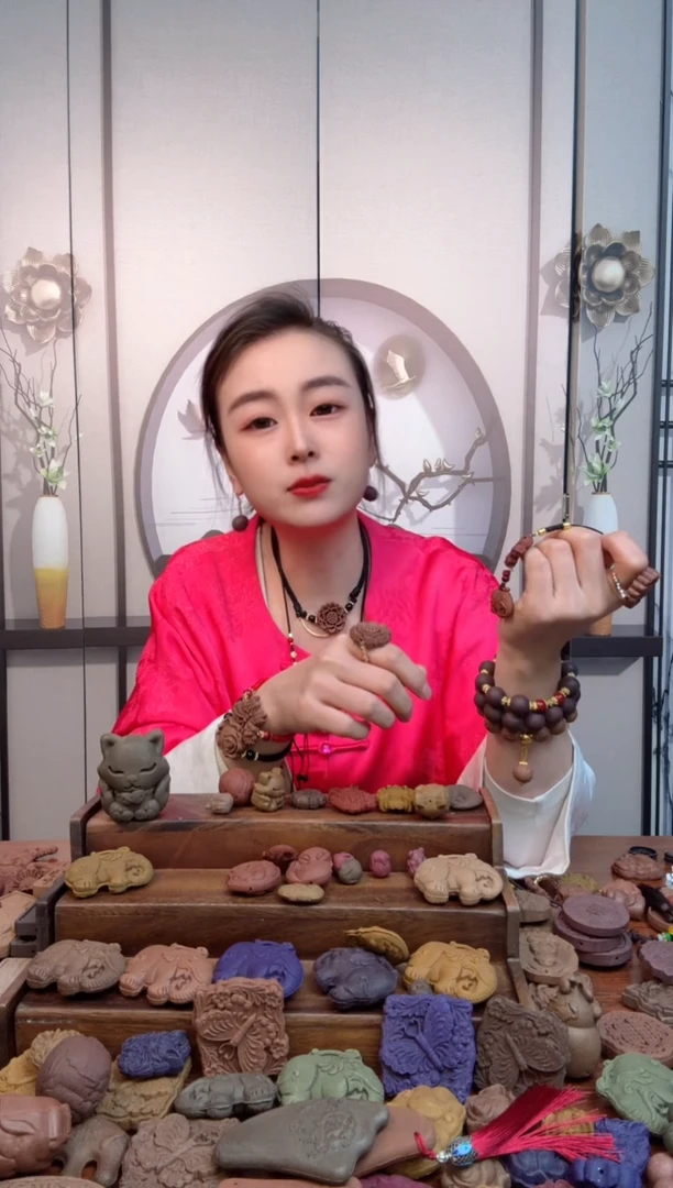 【闪购商品】泥塑倾国红麝小象手机款设计款