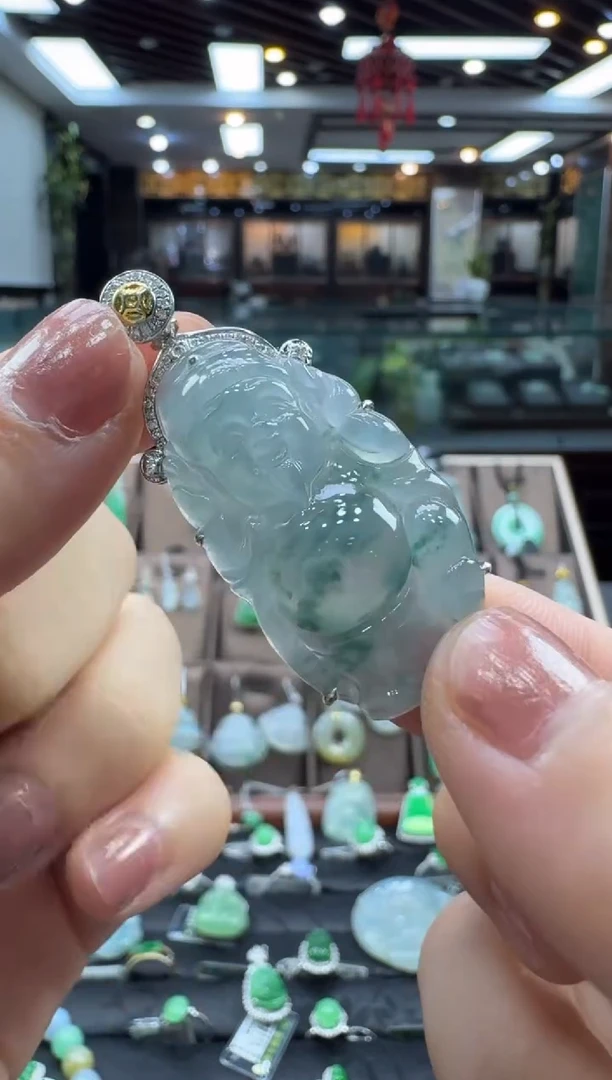 颈饰18K金镶嵌翡翠?****?财财