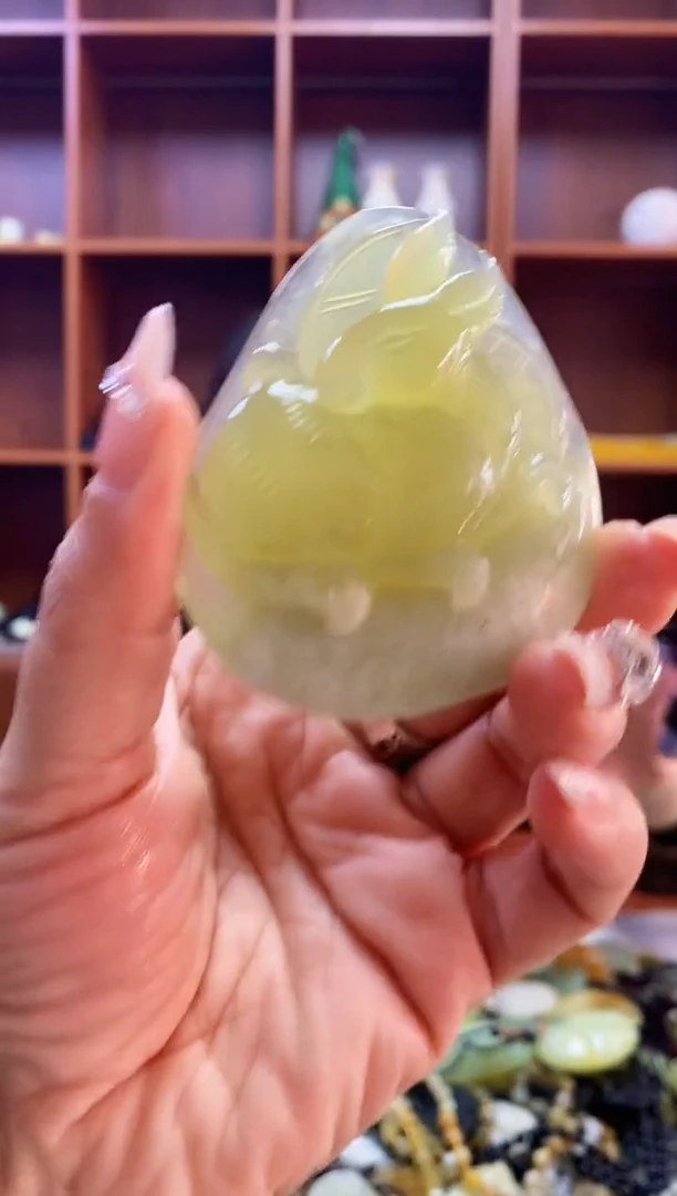 未镶嵌蛇纹石玉吊坠