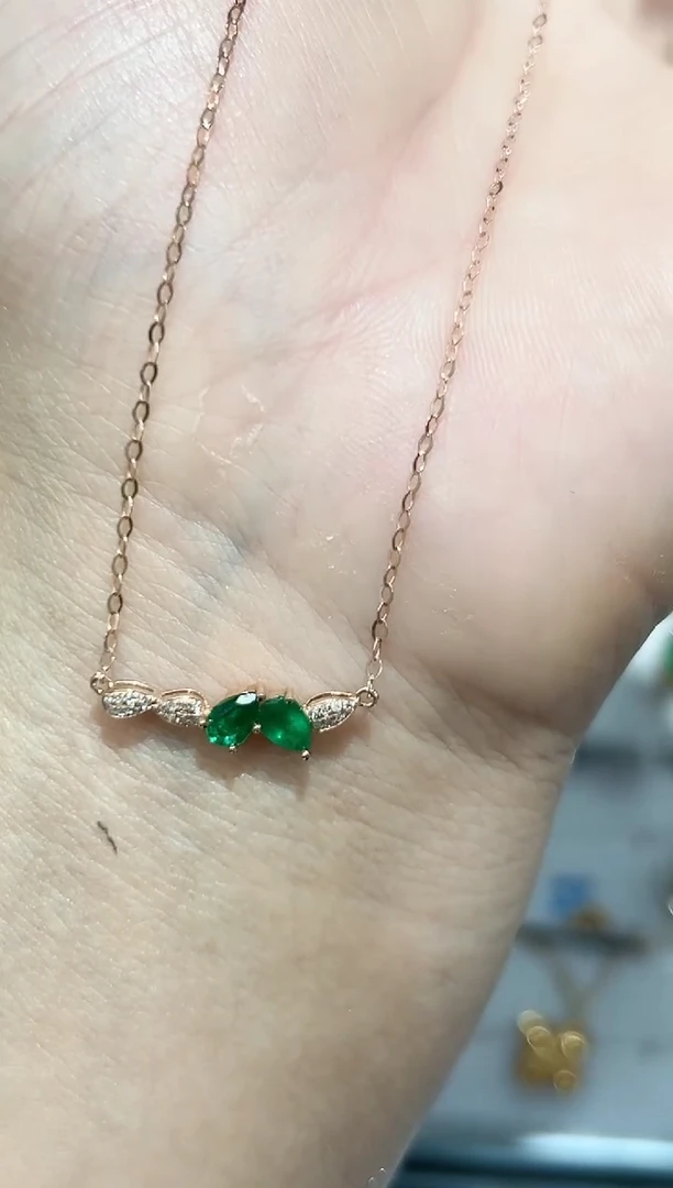 锁骨链18K金镶嵌祖母绿·
