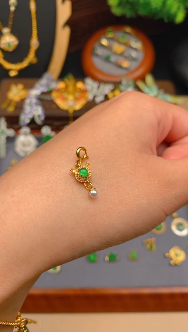 【闪购商品】翡翠吊坠(不含链)银S925镶嵌猫猫万能扣