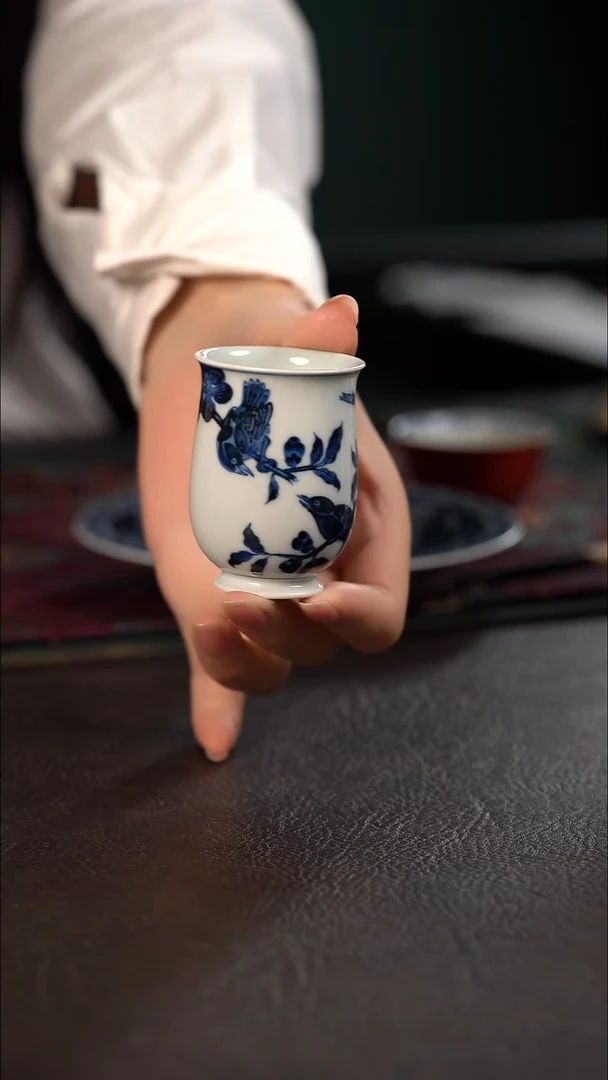 研山琢器花鸟手握玉兰杯