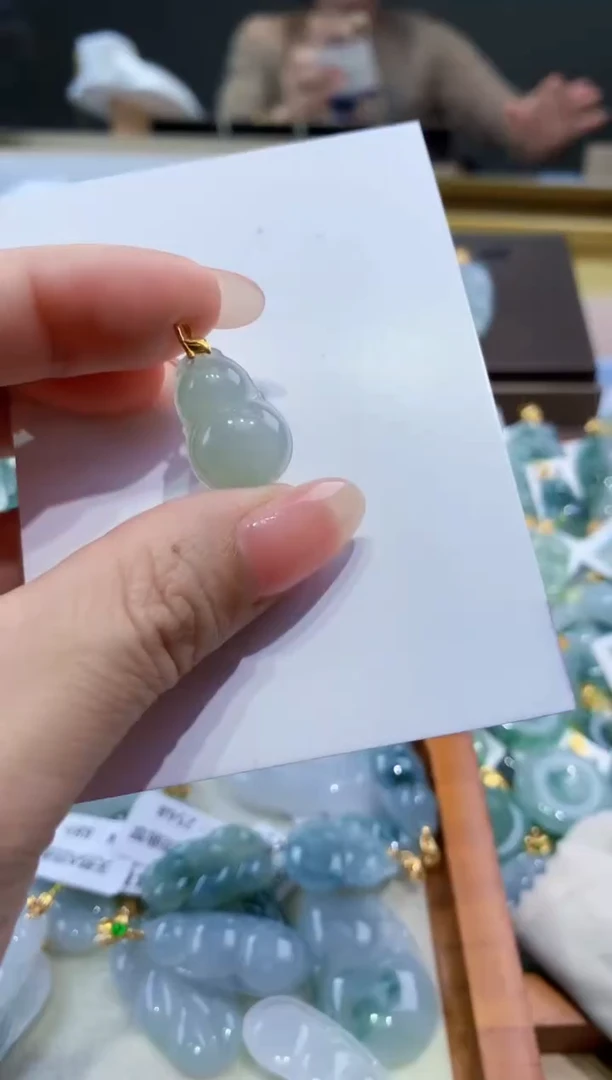 颈饰未镶嵌翡翠天然翡翠A货挂件